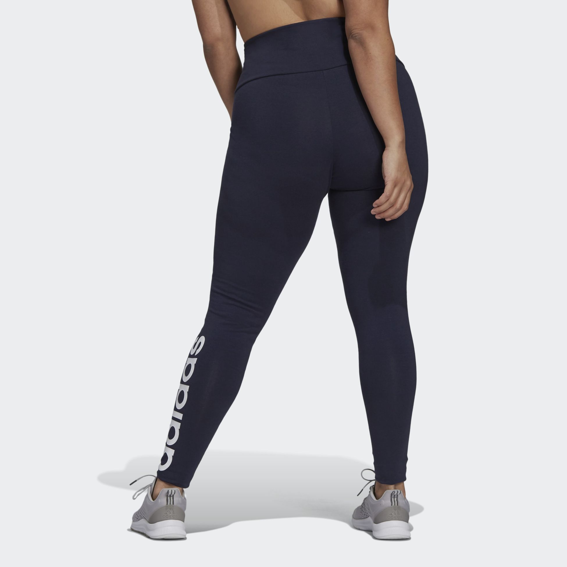 ADIDAS Essentials High-Waisted Logo Leggings (Plus Size) pÃ¥ stadium.se